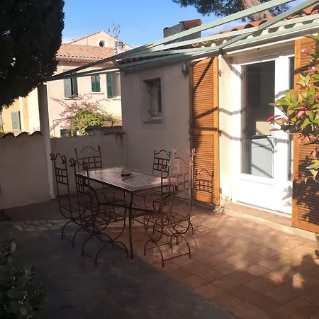 Hotel apartamentowy Le Clos Des Galejades 3*