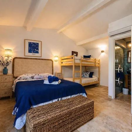 Aparthotel Le Clos Des Galejades 3*
