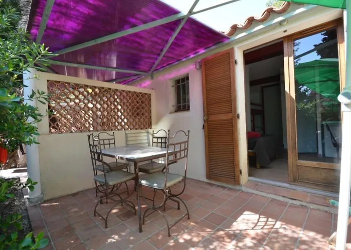 Le Clos Des Galejades 公寓式酒店 3*