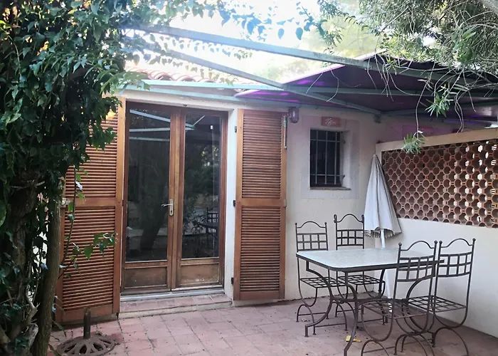 Le Clos Des Galejades 公寓式酒店 波克罗勒岛