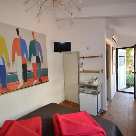 Le Clos Des Galejades アパートホテル ポルクロール