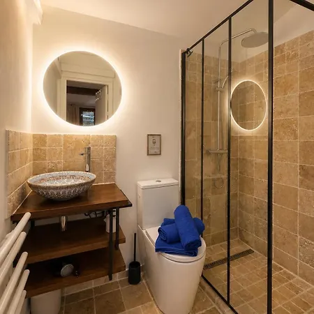 Le Clos Des Galejades Aparthotel 3*