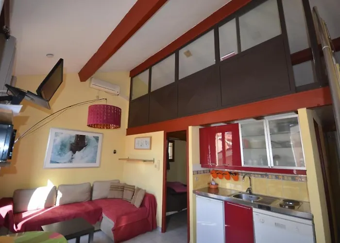 Le Clos Des Galejades 아파트호텔 3*